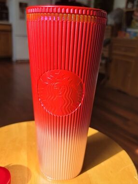 NWT. 2023 Starbucks Pink Ombre Ribbed Venti Tumbler. 24 Oz..